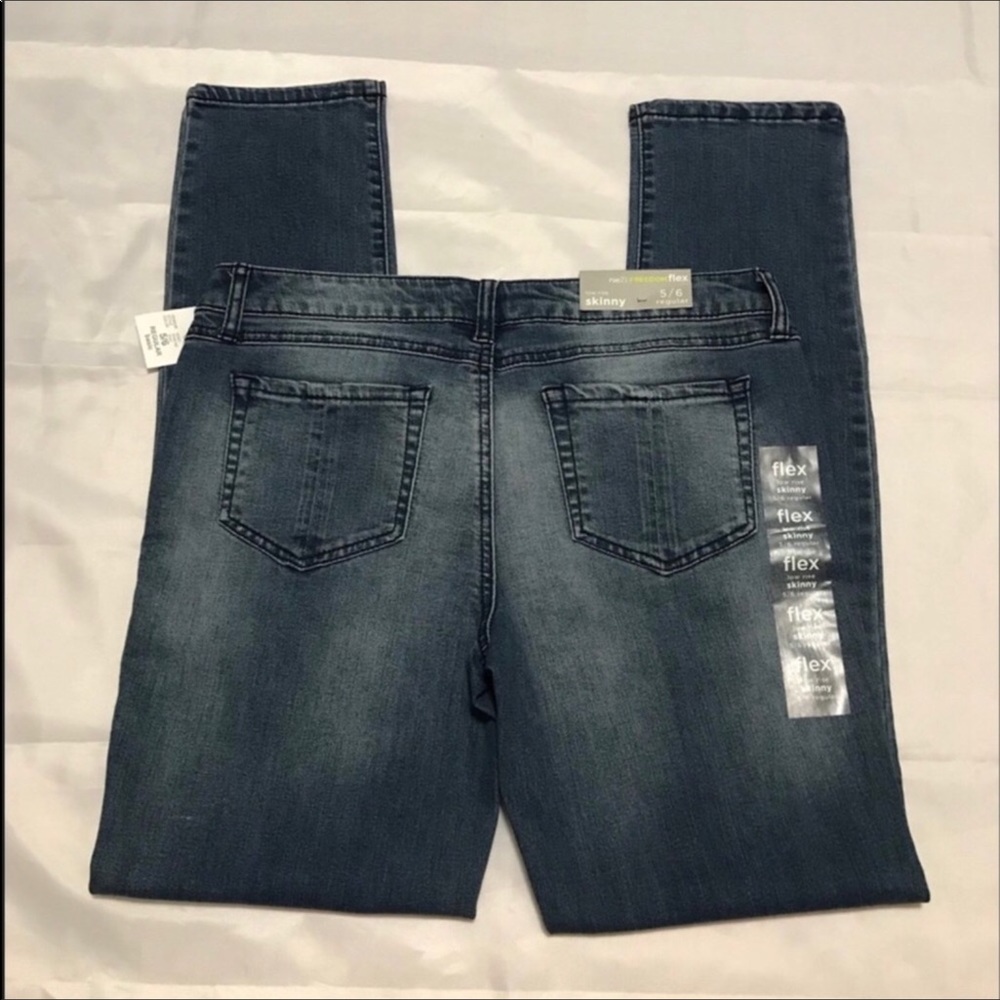 Rue 21 Low-Rise Skinny  Freedom Flex Blue Jeans NWT - Picture 3 of 8